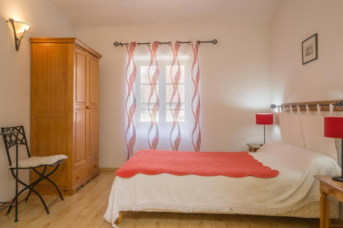 Logis De L'Orme Bed & Breakfast La Rochepot ภายนอก รูปภาพ