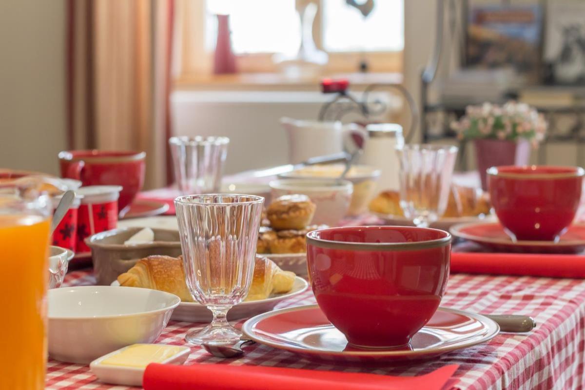 Logis De L'Orme Bed & Breakfast La Rochepot ภายนอก รูปภาพ