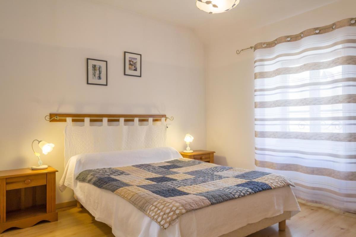 Logis De L'Orme Bed & Breakfast La Rochepot ภายนอก รูปภาพ