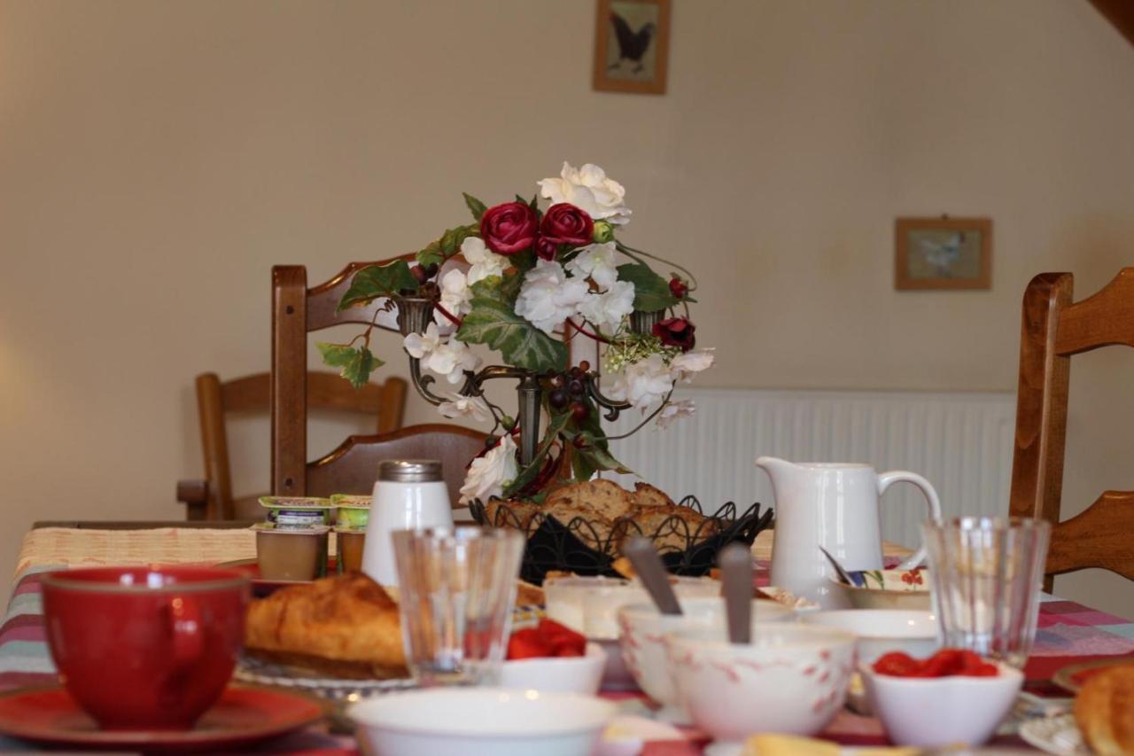 Logis De L'Orme Bed & Breakfast La Rochepot ภายนอก รูปภาพ