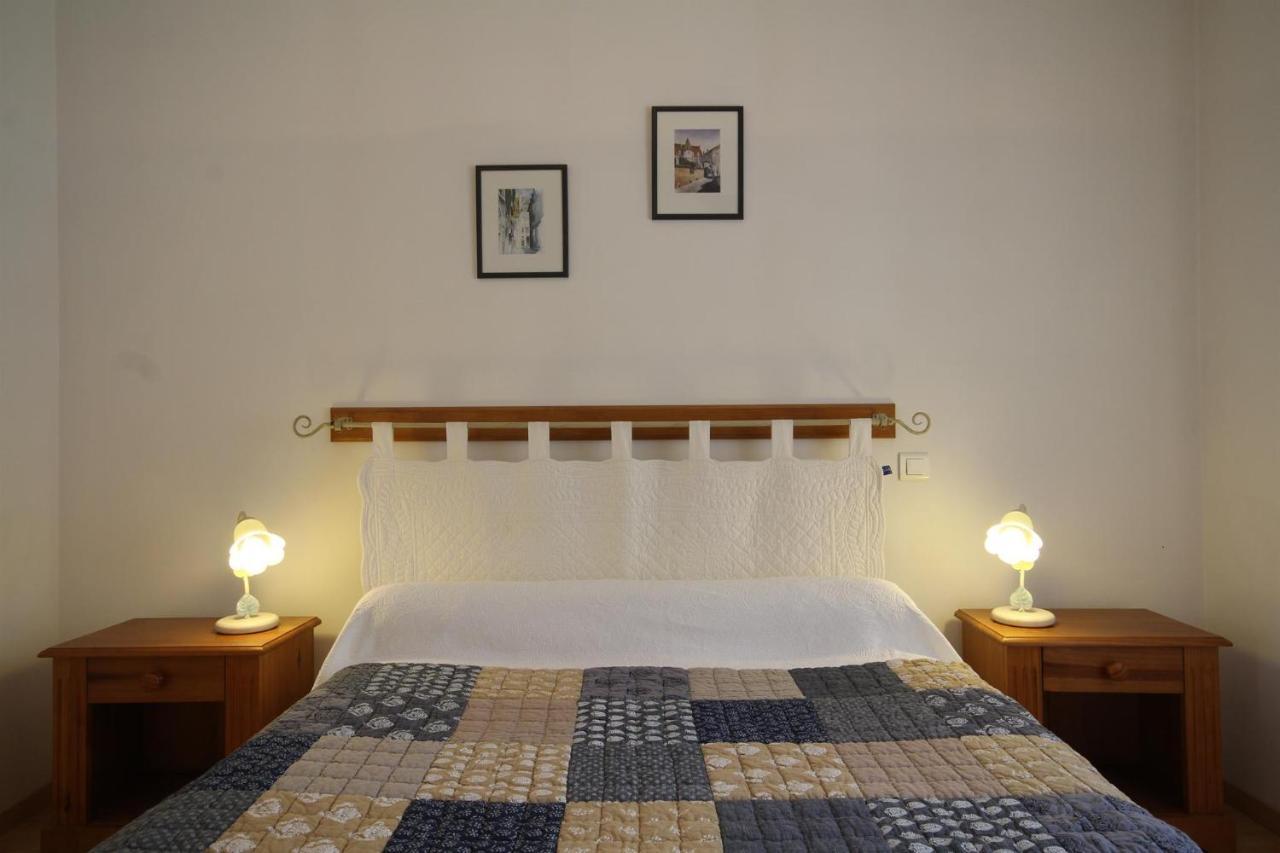 Logis De L'Orme Bed & Breakfast La Rochepot ภายนอก รูปภาพ